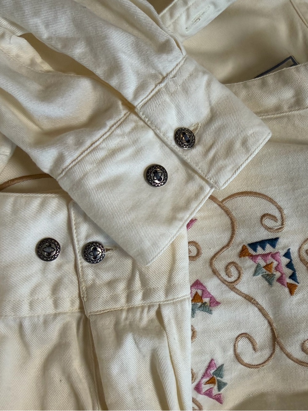 Vintage Wrangler Western Wear Embroidered Southwestern Button Down Ivory Medium - Picture 13 of 14